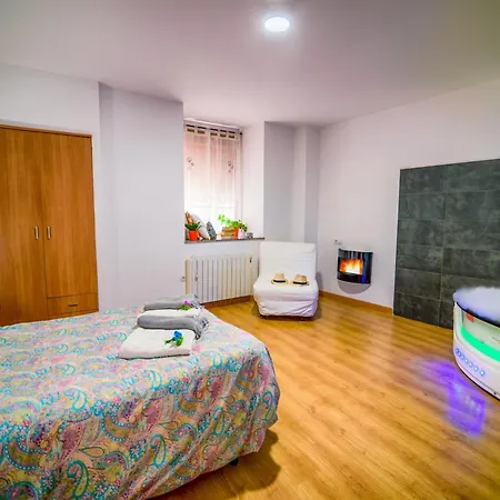 Riverside Rustic Retreat Apartamento La Omañuela