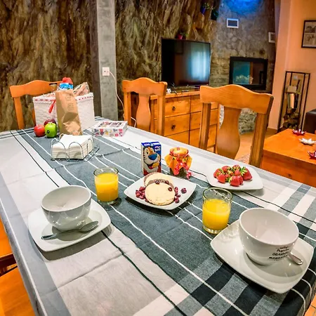 Apartamento Riverside Rustic Retreat