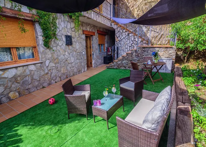 Riverside Rustic Retreat Apartamento